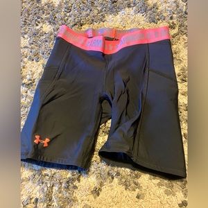 Womenʻs slider shorts, Under Armor S